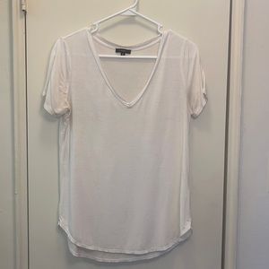 🧨Dynamite V Neck Shirt Size: Small
